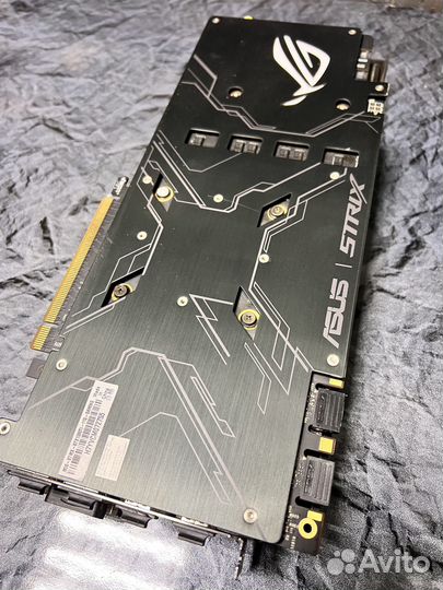 Видеокарт asus ROG strix GeForce GTX 1080TI