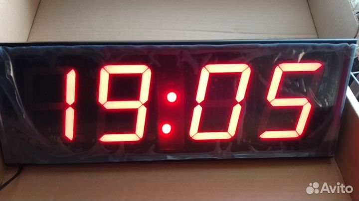 Часы цифровые