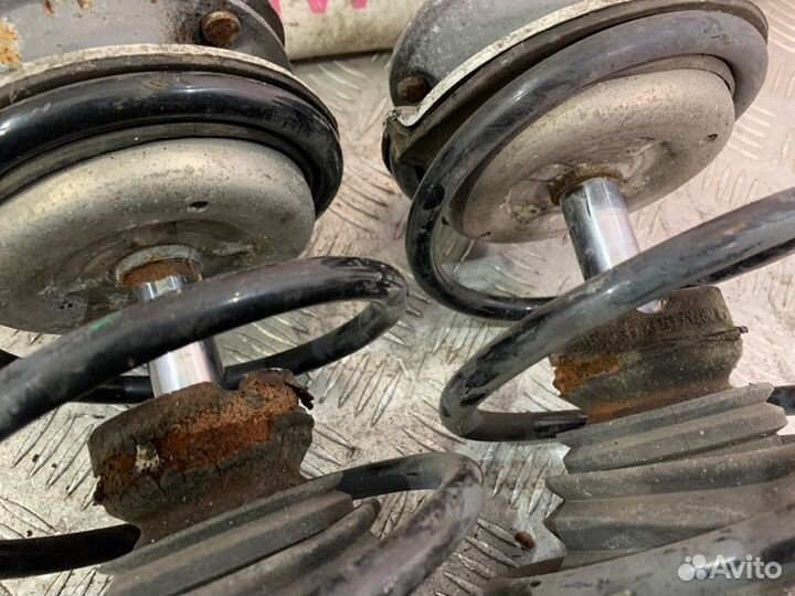 Комплект стоек амортизатора передний Bmw 3-Series