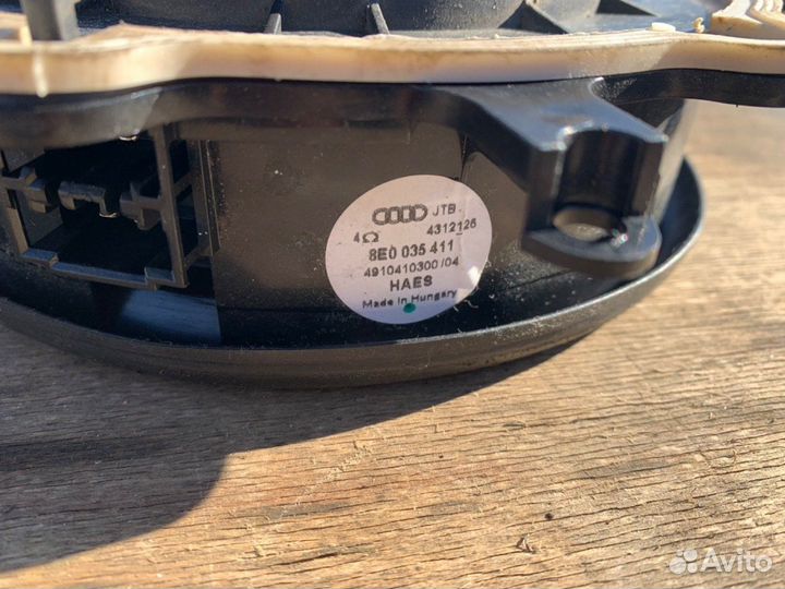 Динамик двери передней левой Audi A4 B6 8E0035411