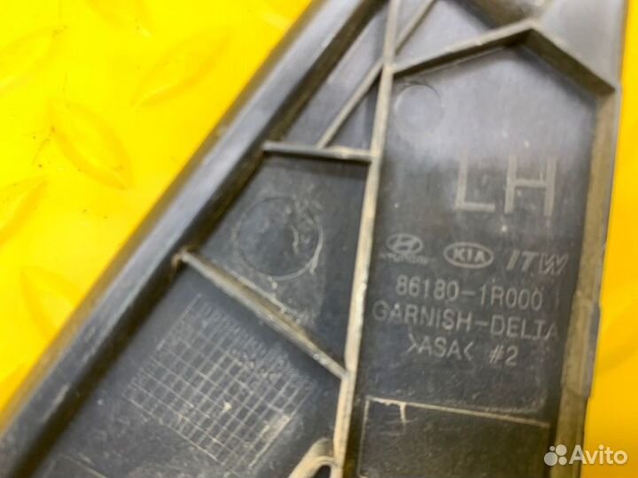 Накладка крепления зеркала Hyundai Solaris седан