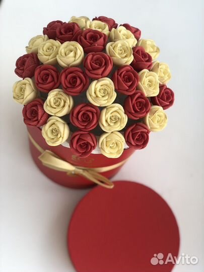 Шоколадные букеты в шляпной коробке