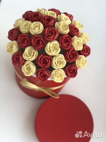 Шоколадные букеты в шляпной коробке