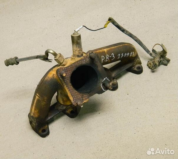 Коллектор выпускной VW Passat B3 1.8 ABS (дефект)