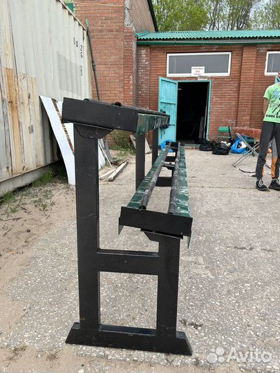 Стойка для гантелей