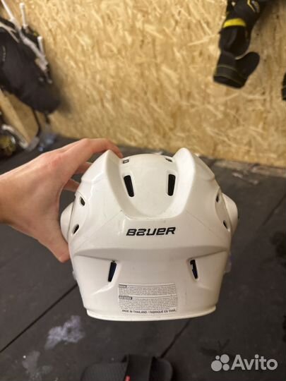 Хоккейный шлем