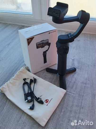 Трехосевой стабилизатор для телефона Snoppa Atom 3