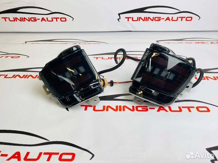 Катафоты в задний бампер Toyota LC 200 тюнинг