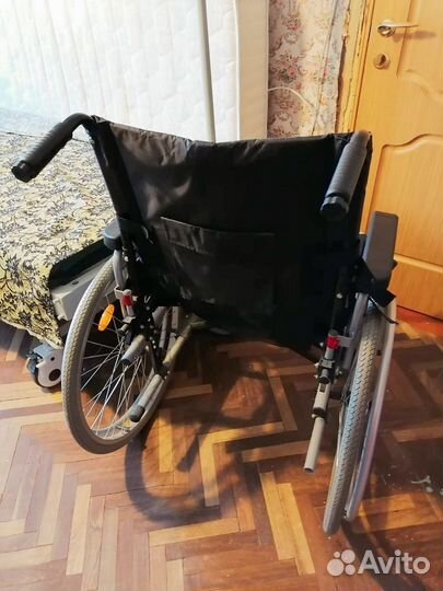Коляска инвалидная Omega luxe 550