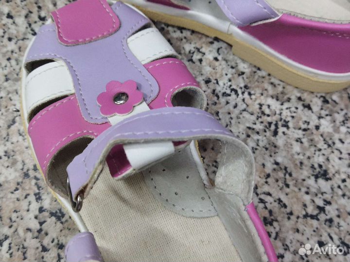 Сандали для девочки новые