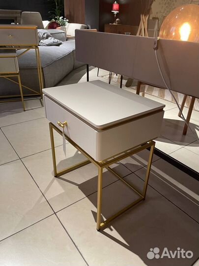 Тумбочка прикроватная из Европы (премиум)