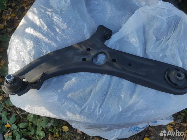 AMD.AA1570 Рычаг подвески передний левый