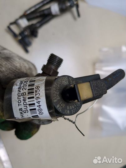 Форсунка топливная Skoda SuperB, 2010