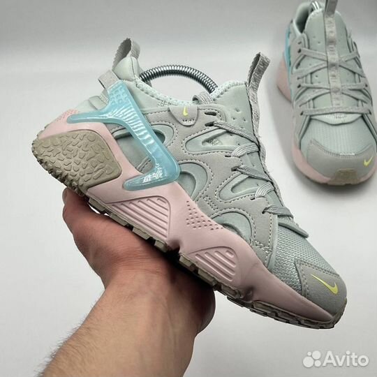 Кроссовки женские Nike Air Huarache Craft