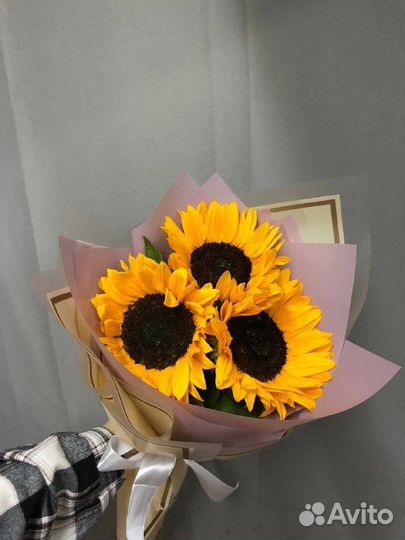 Букет из 3 подсолнухов