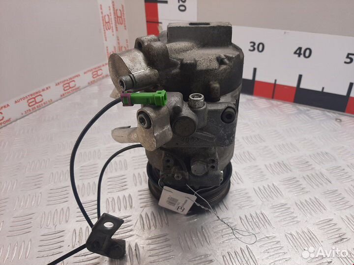 Компрессор кондиционера Volkswagen Passat B5 2.3