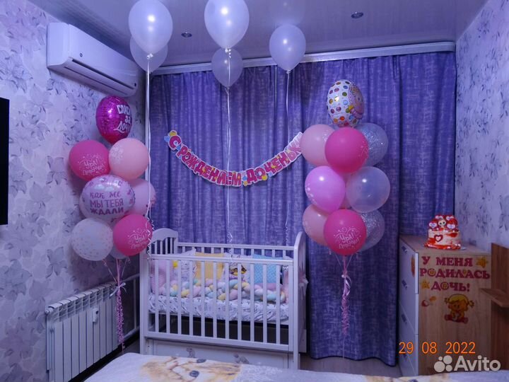 Детская кроватка с маятником и ящиком