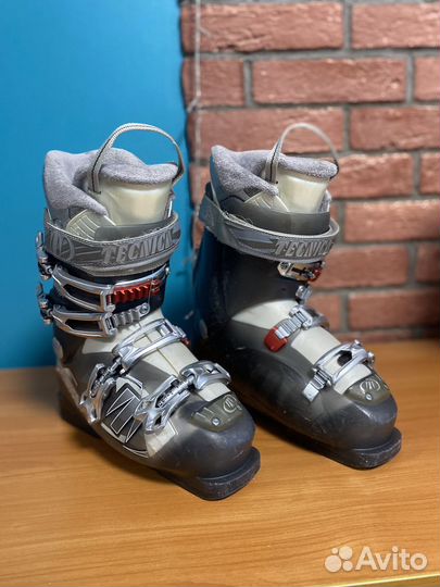 Горнолыжные ботинки technica 240-245 (24-24,5)