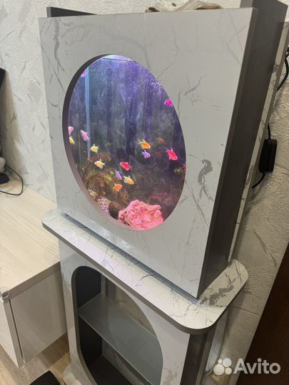 Аквариум с тумбой