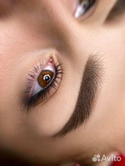 Приглашаю модель на перманентный макияж бровей