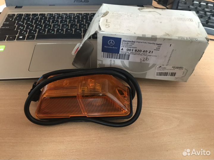 Поворотник правый левый Мерседес Спринтер А0018204