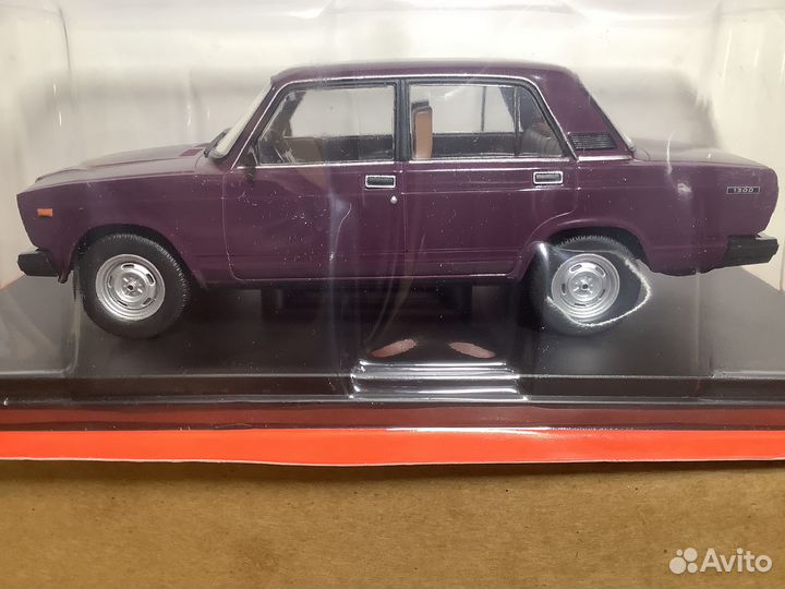 Модель автомобиля ваз-21072 1:24 Ашет