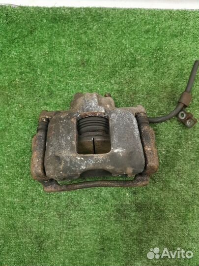 Суппорт тормозной передний левый Dodge Journey 2.4