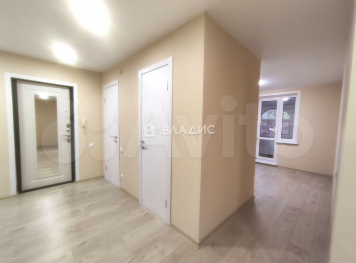 4-к. квартира, 110 м², 1/4 эт.