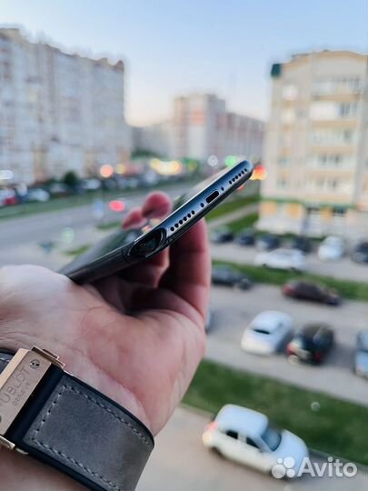 iPhone X, 64 ГБ