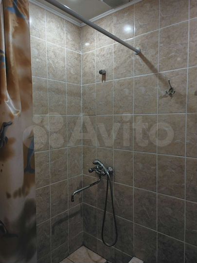 Комната 18 м² в 6-к., 2/2 эт.