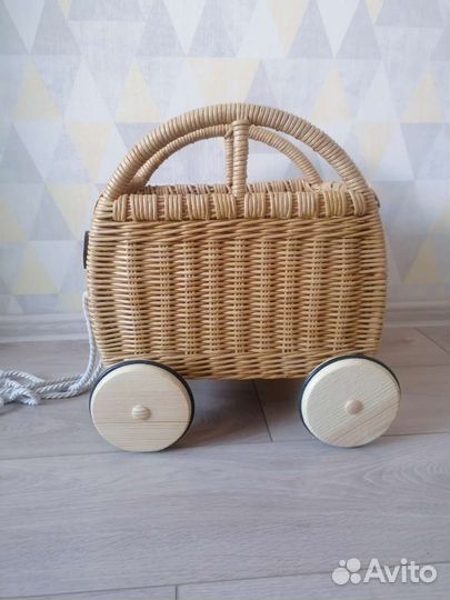 Корзина Машинка плетёная