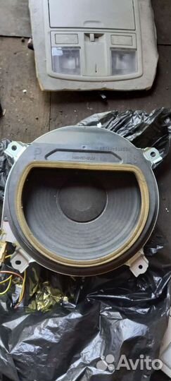 Сабвуфер Lexus LS