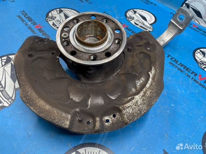 Ступица передняя правая Mercedes-Benz C-Class