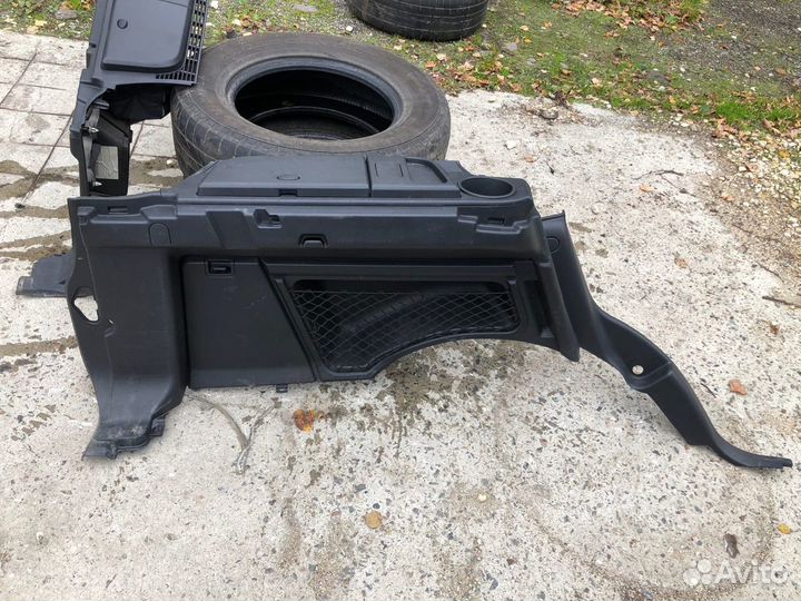 Обшивка багажника Land Rover Discovery III