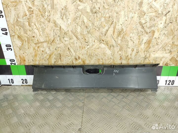 Обшивка крышки багажника Vaz Granta