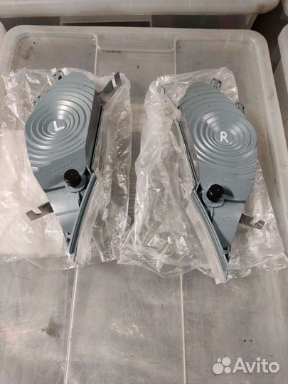 Фонарь габарит переднего бампера Порш Каен 955