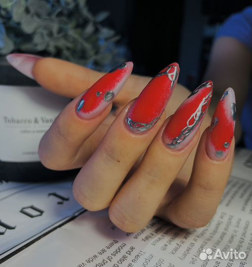 Мастер маникюра и педикюра