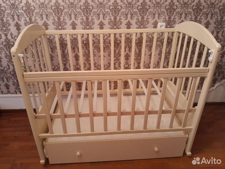 Детская кроватка