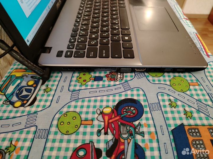 Ноутбук Asus X550C