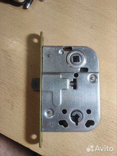 Замок врезной