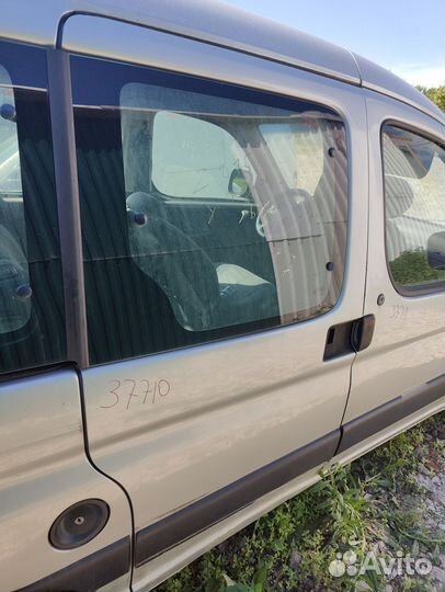 Дверь задняя правая Citroen Berlingo