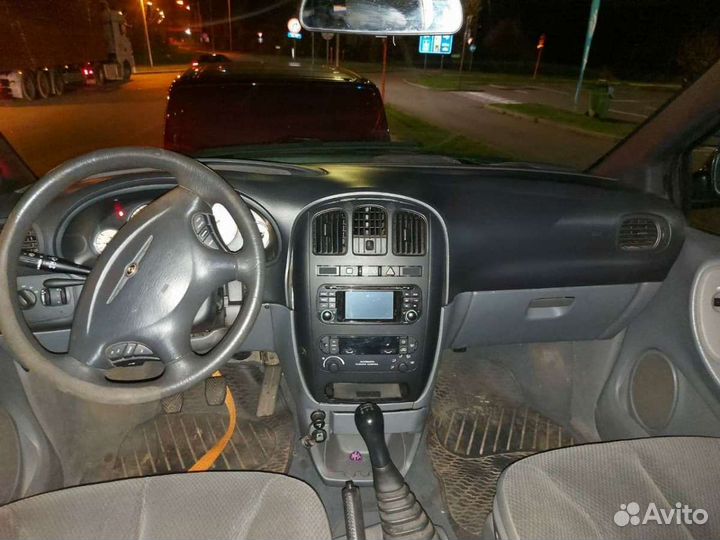 На запчасти Chrysler Voyager IV 2001-2007