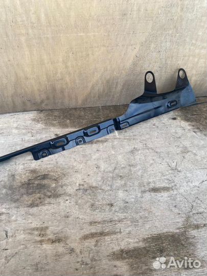 Кронштейн Volkswagen passat B6