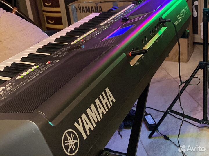 Yamaha PSR S 670