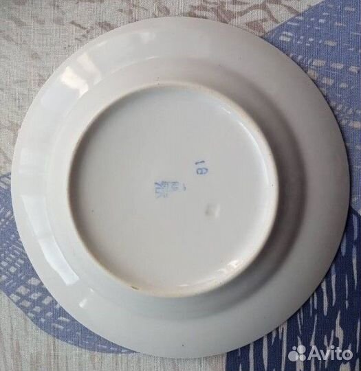 Тарелки 8 штук, цена за все