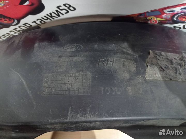 Подкрылок передний правый Ford Fiesta 6 CB1 2011