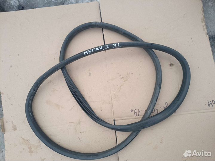 Уплотнитель задней левой двери Renault Megane 3