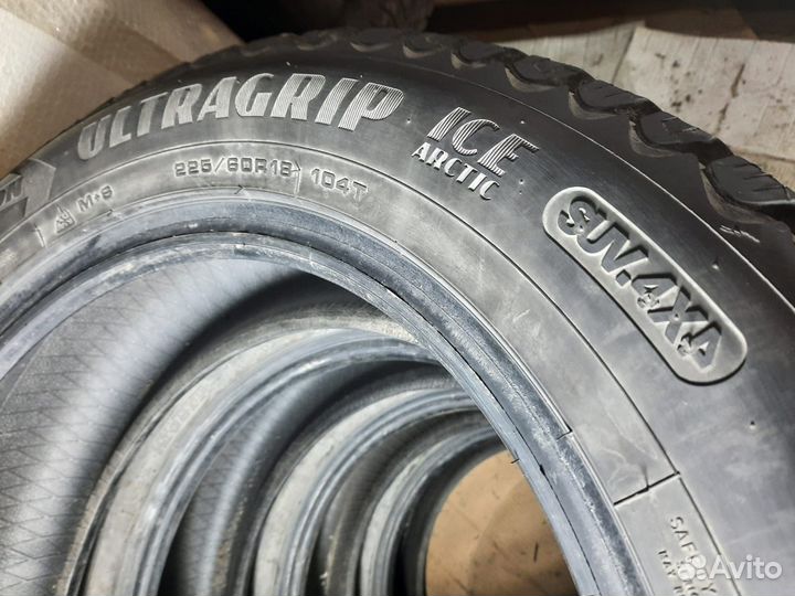 Goodyear UltraGrip Ice Arctic SUV 265/60 R18 104T