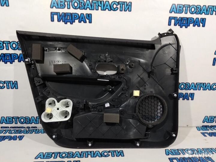 Обшивка двери передней правой Renault Sandero 2 80