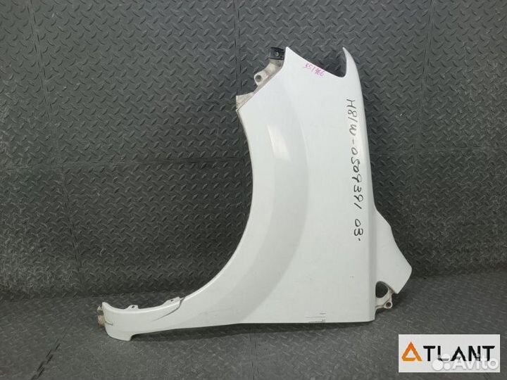 Крыло переднее левое mitsubishi EK wagon